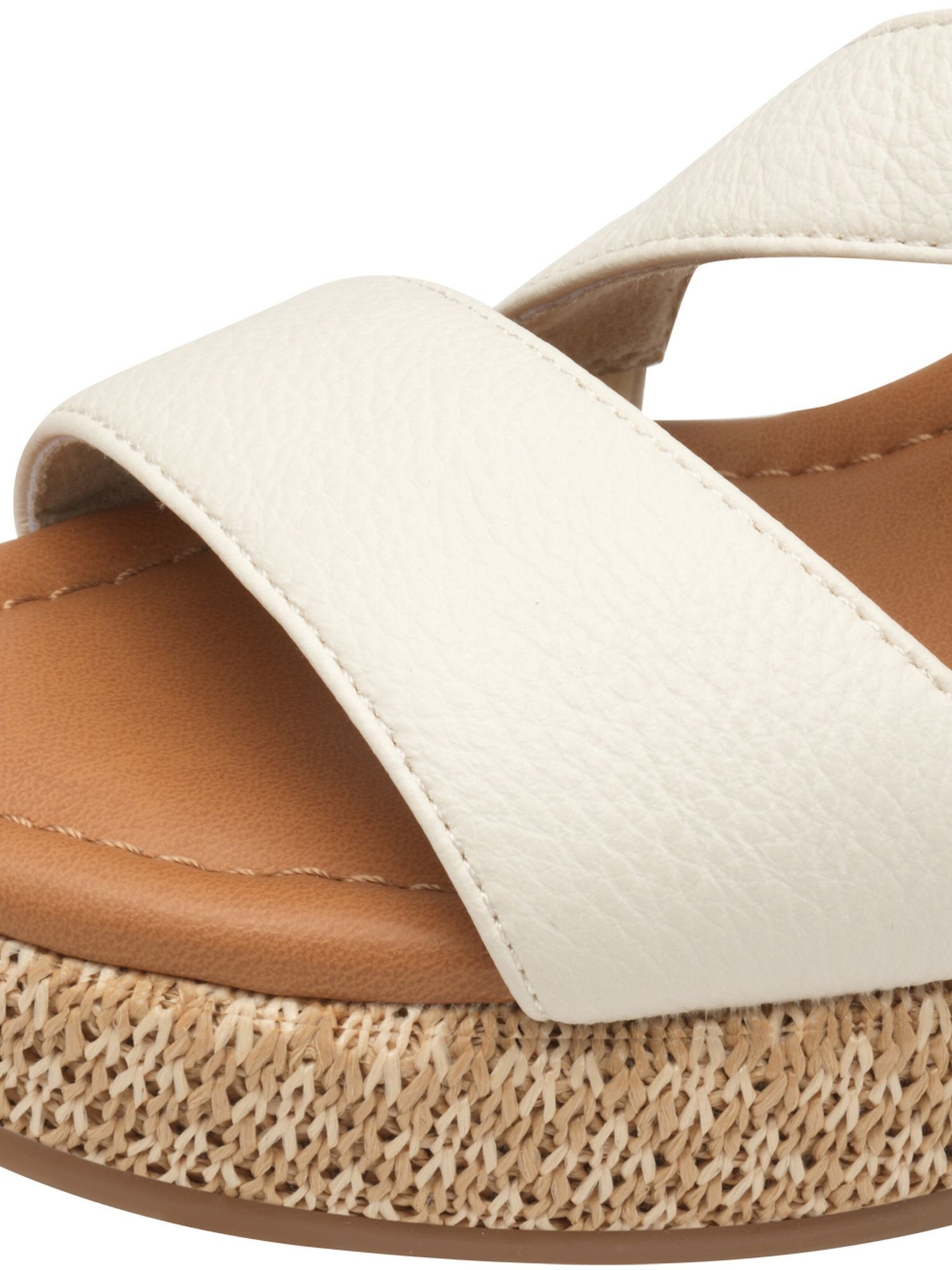 s.Oliver Sandale in Beige