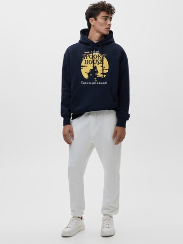 Pull&Bear Tapered Trousers in White: front