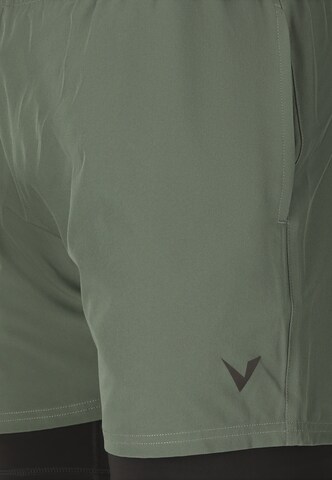 Virtus Regular 2-in-1-Shorts 'Zayne V2' in Grün