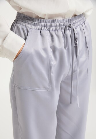 Effilé Pantalon RISA en blanc