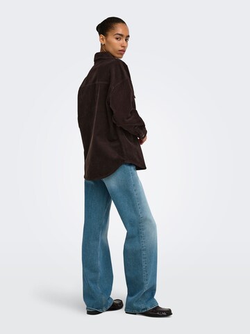 ONLY - Blusa 'ONLTiggy' en marrón