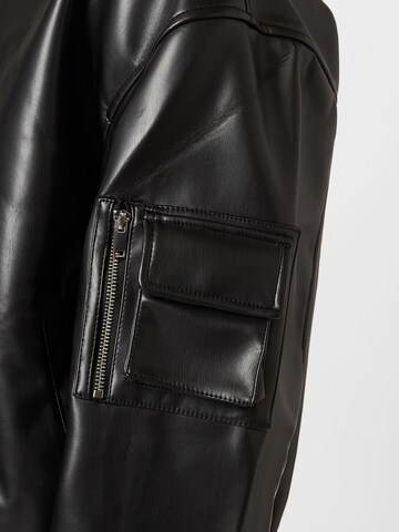 River Island Jacke in Schwarz