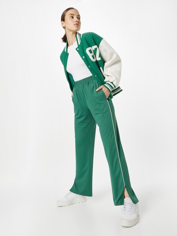 Cotton On Voľný strih Športové nohavice - Zelená