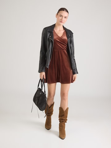 ABOUT YOU Šaty 'Silvia' – hnědá