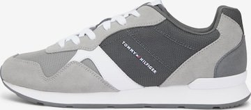 TOMMY HILFIGER Nízke tenisky 'RUNNER MIX' - Sivá: predná strana