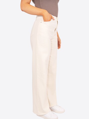 Seasons of April Regular Broek 'Estelle' in Beige