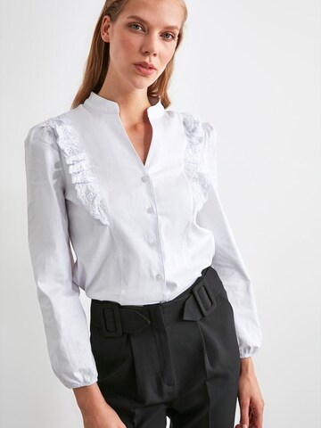 Trendyol - Blusa en blanco: frente