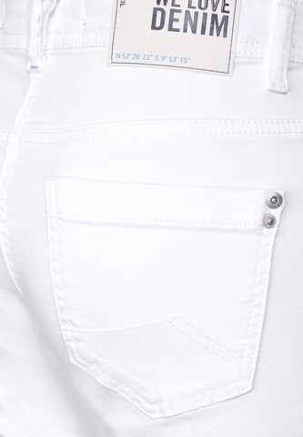 CECIL Regular Shorts in Weiß