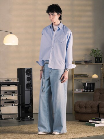ENRAGE - Ajuste confortable Camisa 'LETTER' en azul