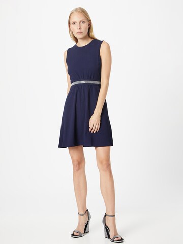 Robe 'Cecile' ABOUT YOU en bleu : devant