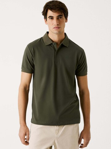 Red Bull Racing x Pepe Jeans Shirt in Groen: voorkant
