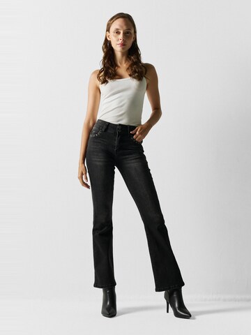 KOROSHI Bootcut Jeans in Zwart