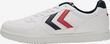 Hummel Sneakers in White: front