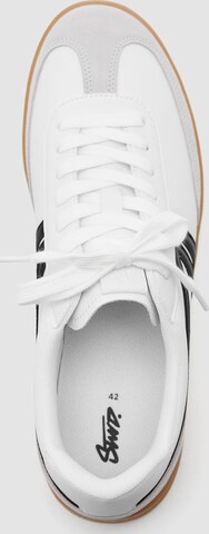 Pull&Bear Rövid szárú sportcipők - fehér