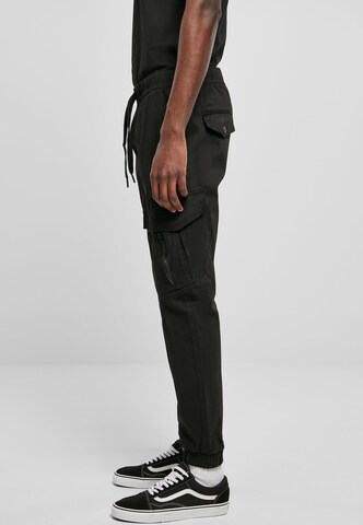 Tapered Pantaloni cargo di SOUTHPOLE in nero