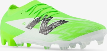 Chaussure de foot new balance en vert : devant