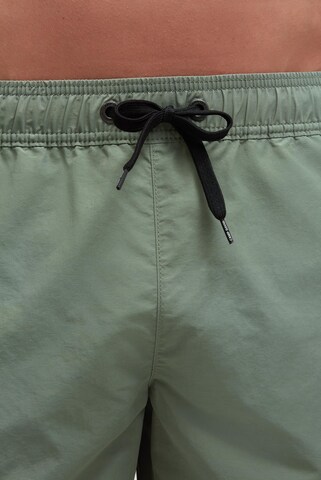 CAMP DAVID Badehose mit Logo Print in Grün