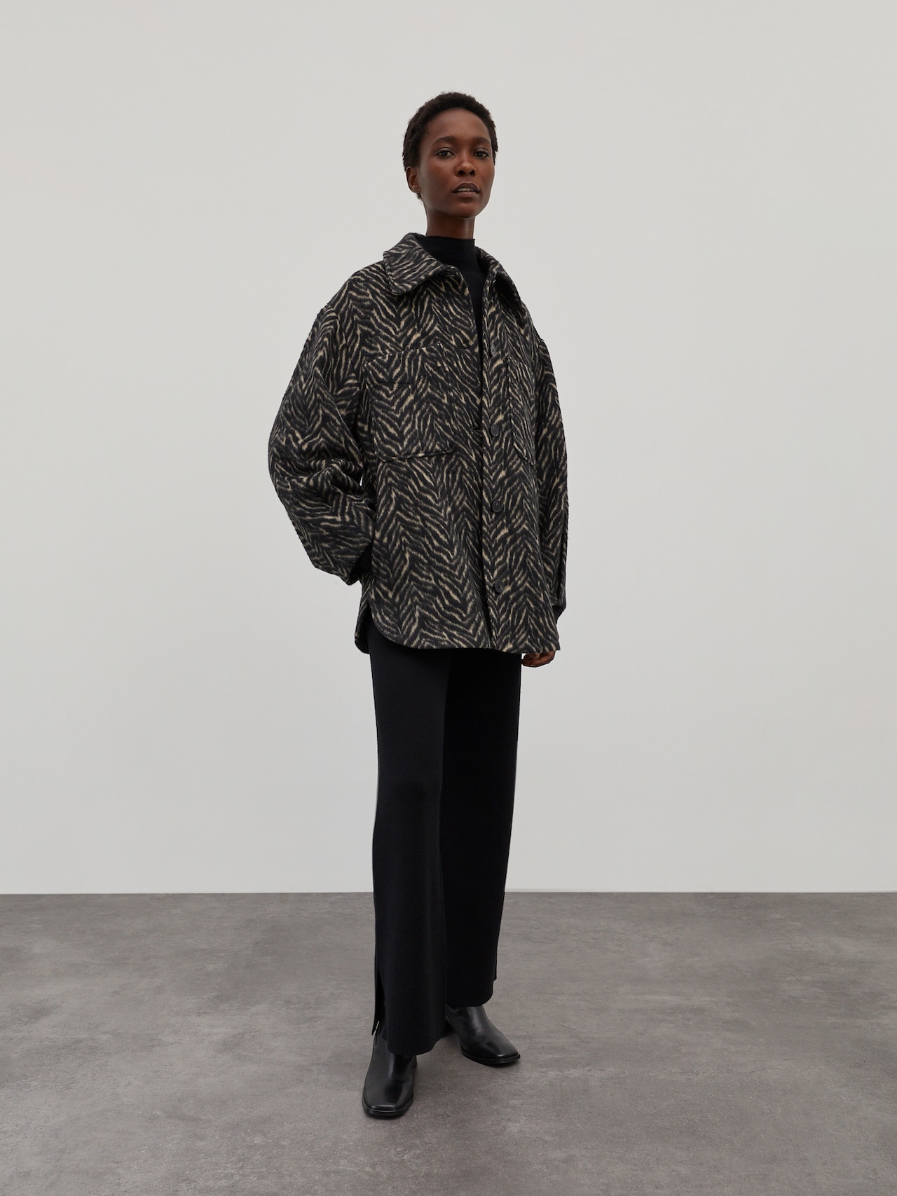 EDITED Produkte Jacke 'Amelia' schwarz