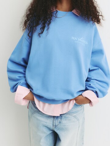 Sweat-shirt 'PACIFIC' Pull&Bear en bleu