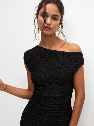 Robe Pull&Bear en noir