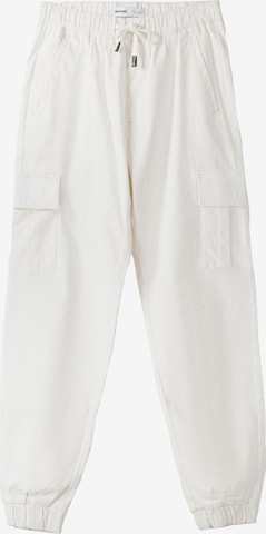 Effilé Pantalon cargo Bershka en blanc : devant