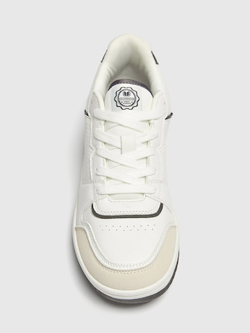 Pull&Bear Sneaker in Schwarz
