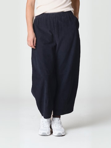 Klitmøller Collective Regular Pants ' Penny ' in Blue: front