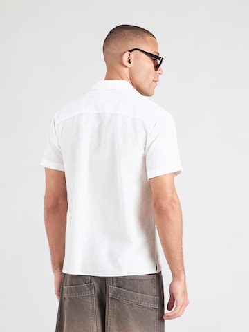 JJ Rebel Средняя посадка Рубашка 'JREBMOSS SUNNY' в Белый