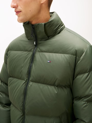 Veste d’hiver 'ESSENTIAL' Tommy Jeans en vert