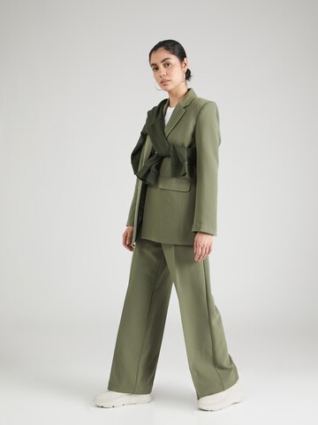 Wide leg Pantaloni con piega frontale 'Barbine' di MSCH COPENHAGEN in verde