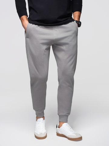 Effilé Pantalon de sport Ombre en gris