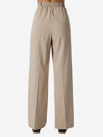 regular Pantaloni 'Hose' di Happiness İstanbul in beige