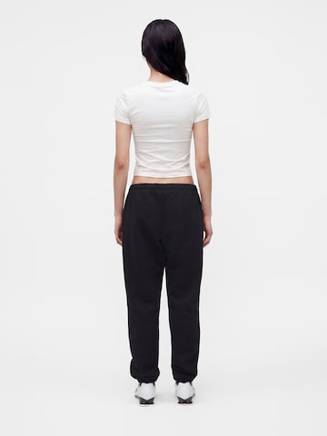Nike SportswearTapered Hlače - crna boja