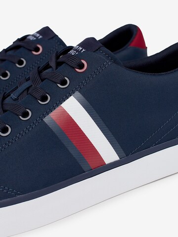 TOMMY HILFIGER Sneaker low 'Essential' in Blau