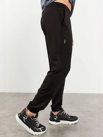 Tommy Life Sweatsuit in Grey