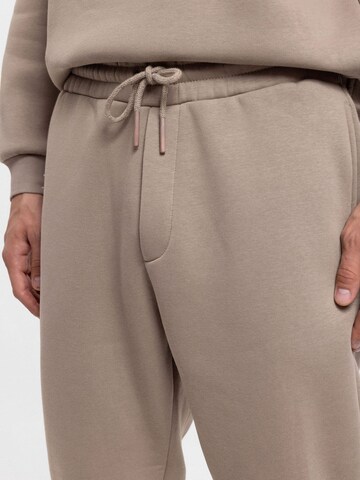 Antioch Tapered Trousers in Grey