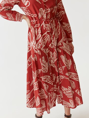 TATUUM - Vestido camisero 'Rudia' en naranja