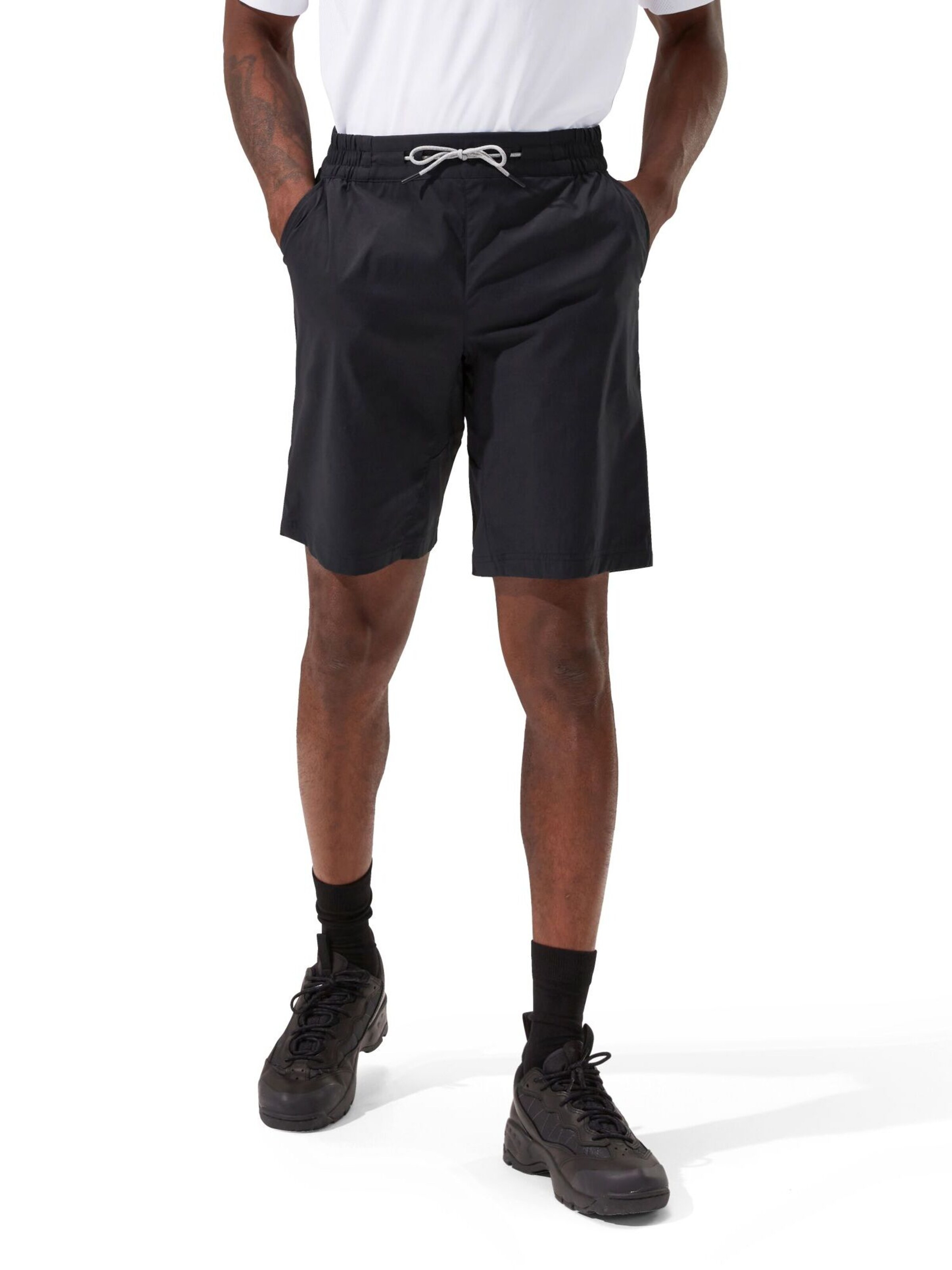 Berghaus Regular Pants in Black: front