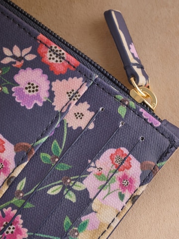 Portofel 'Wallace and Gromit' de la Cath Kidston pe albastru