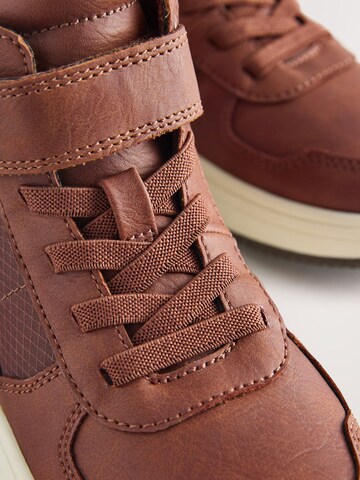 Next Sneaker in Braun