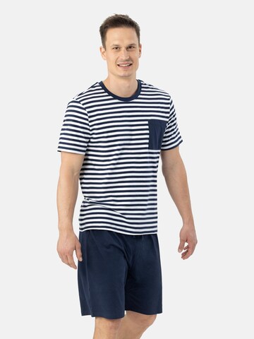 Pigiama corto 'Pantoneclo Men’s Nightwear Set' di PANTONECLO in bianco