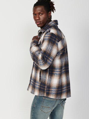 Comfort fit Camicia di KOROSHI in blu