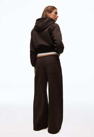 Barrel Pantaloni cutați de la Bershka pe maro