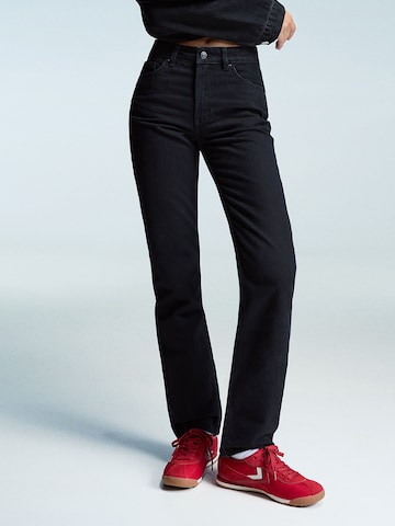 Coupe slim Jean Bershka en noir : devant