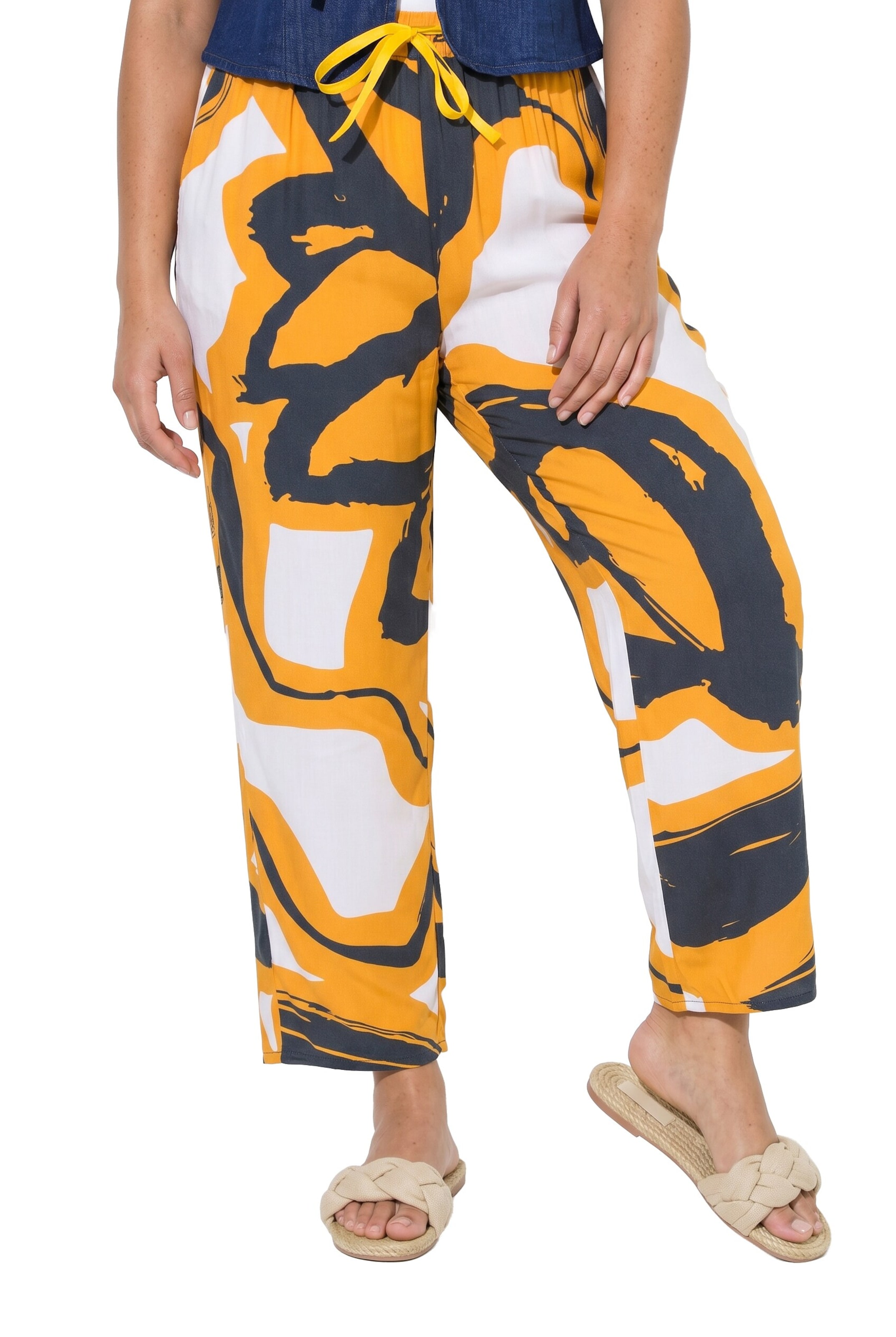 Angel of Style Regular Trousers in Yellow