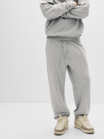 Pull&Bear Zwężany krój Spodnie 'STWD' w kolorze szary: przód