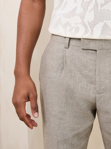 Next Regular Pleat-front trousers in Grey