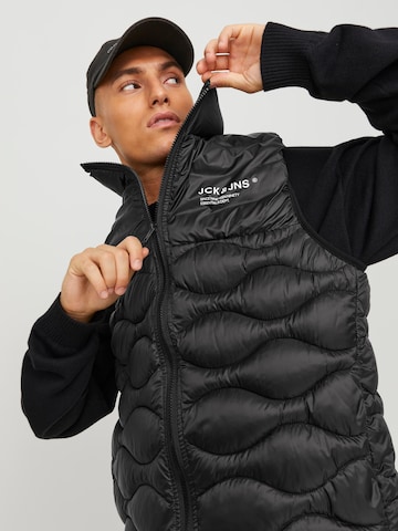 Gilet 'Enoah' di JACK & JONES in nero