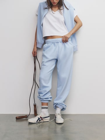 The Set Tapered Hose in Blau