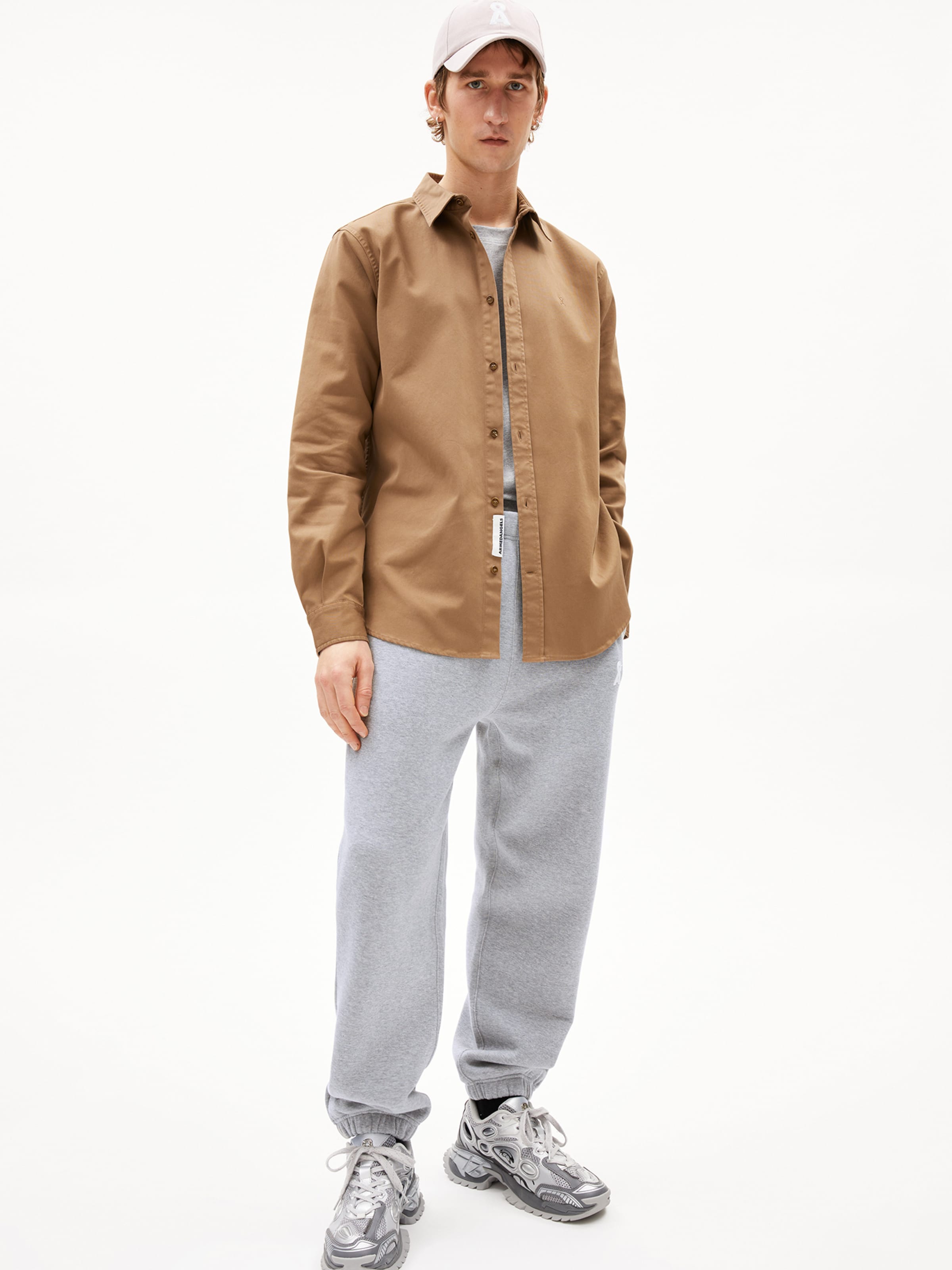 Fit confort Chemise ARMEDANGELS en marron : devant